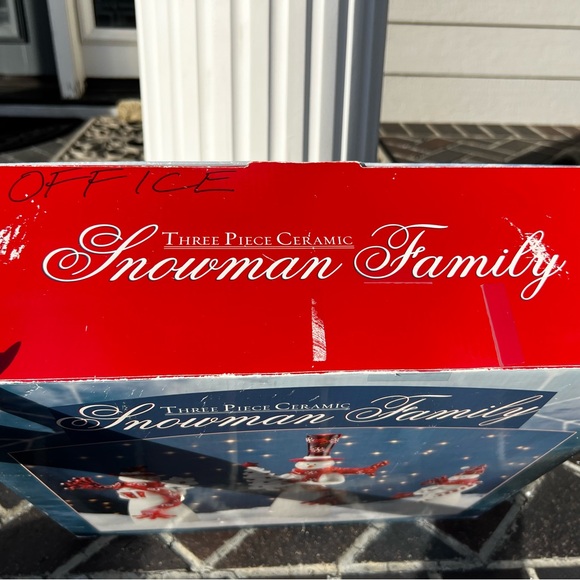 Set of 3 Ceramic Snowman Family Figurines Christmas Holiday Decor - Picture 5 of 17